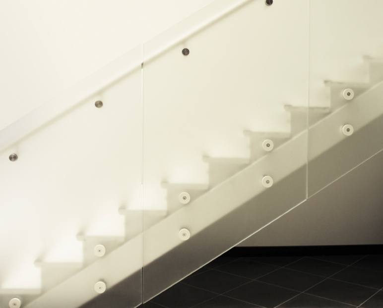 Seamless glass stair railing