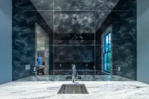 dark mirror in bathroom